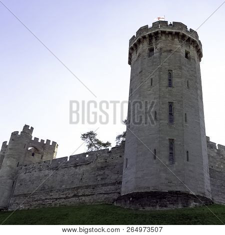 Warwick, Uk - October 21: Picture Of Warwick Castle - Guys Tower On October 21, 2018 In Warwick, War