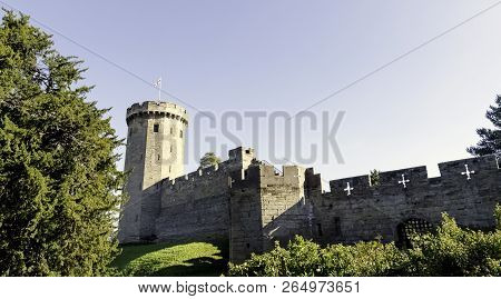 Warwick, Uk - October 21: Picture Of Warwick Castle - Guys Tower On October 21, 2018 In Warwick, War