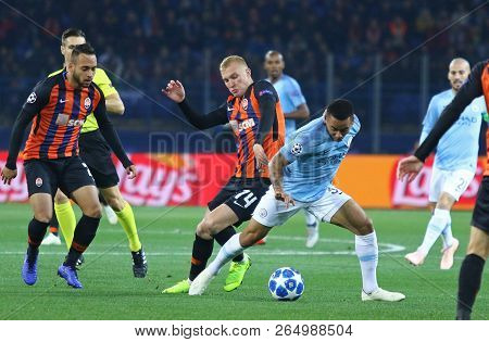 Kharkiv, Ukraine - October 23, 2018: Viktor Kovalenko Of Shakhtar Donetsk (l) Fights For A Ball With