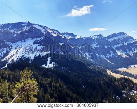 View Of The Alpine Peak Gnepfstein Mittaggüpfi (mittagguepfi Oder Mittaggupfi) From The Eigental Val