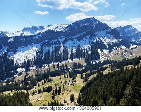 View Of The Alpine Peak Gnepfstein Mittaggüpfi (mittagguepfi Oder Mittaggupfi) From The Eigental Val