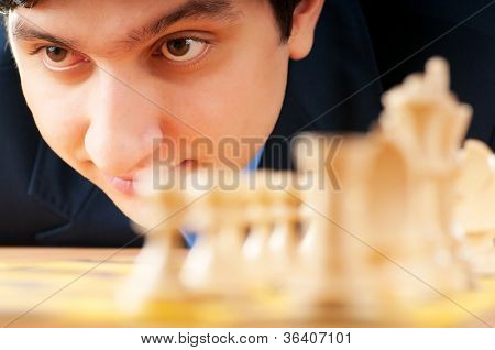 FIDE แกรนด์มาสเตอร์ Vugar Gashimov (อันดับโลก - 12) จากอาเซอร์ไบจาน