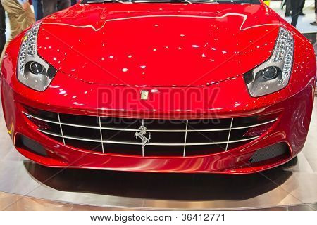 Genève - 8 marts: The Ferrari FF udstillet på 81 International Motor Show Palexpo-Genève på M