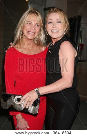 LOS ANGELES - AUG 23: Roberta Leighton, Melody Thomas Scott kommt bei 
