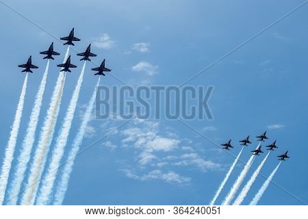 Washington Dc, Usa, 2nd May 2020, Us Navy Blue Angels And Us Air Force Thunderbirds Fly Over The Nat