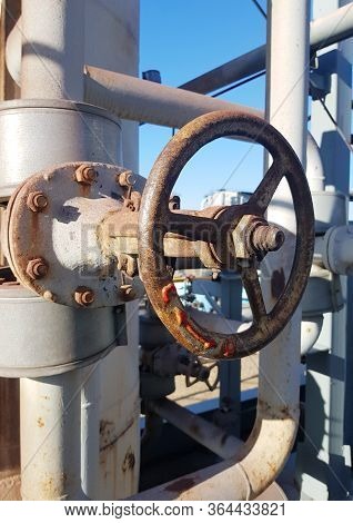 Manual Fittings For Opening Or Closing The Pipeline