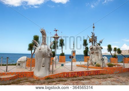 Sculpture La Reina Del Mar Y El Morro, 04.10.2013 Monte Cristi Dominican Republic