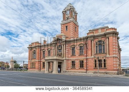 Harrismith, South Africa - March 16, 2020:  A Street Scene, With The Historic Town Hall, In Harrismi