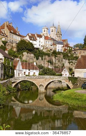Semur-en-auxois In Bourgondië Frankrijk