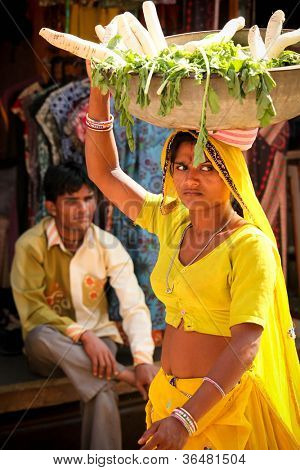 PUSHKAR, Indie - 19. listopadu: Žena v Pushkar spravedlivé 19 listopad, 2010 v Pushkar