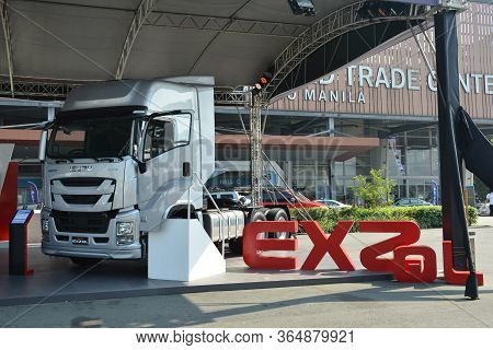 Pasay, Ph - Oct 27 - Isuzu Exz Ql Tractor Truck At Philippine International Motor Show On October 27