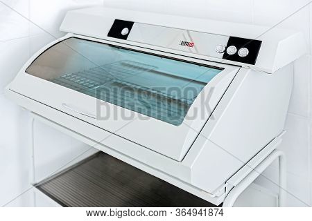 Hospital Equipment, Sterilization Instruments, Ultra Violet Sterilizer