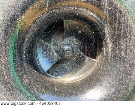 Impeller Black Wheel And Impeller Made Of Metal For Pumping Liquids Stands For Oil Refinery Petroche