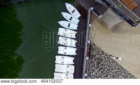 Russia, Stavropol Territory, Zheleznovodsk, September 10, 2022, Resort Lake In Zheleznovodsk, Founta