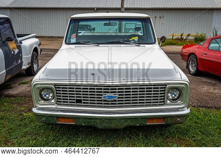 Des Moines, Ia - July 01, 2022: High Perspective Front View Of A 1972 Chevrolet C10 Fleetside Pickup
