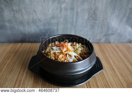 Instant Noodle Korean Style Ramyeon Traditional Korean Food Noodle Pot