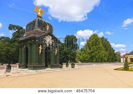 Barok pavillon i haven. Bialystok, Polen.