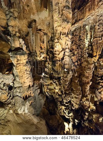 Grotte Des Demoiselles