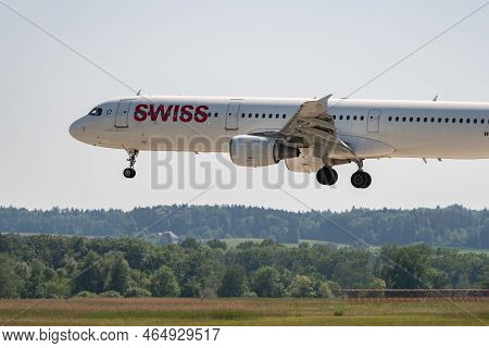 Zurich, Switzerland, May 20, 2022 Swiss International Airlines Airbus A321-111 Aircraft On Its Final