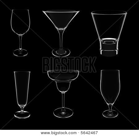 verschiedene Gläser auf schwarz