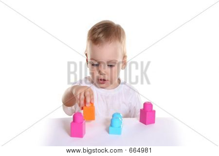 Baby mit Spielzeug-Blöcke