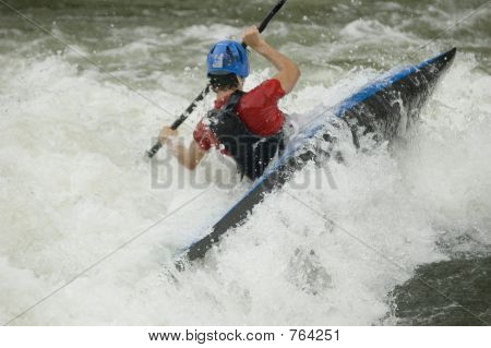 Kayak de aguas bravas