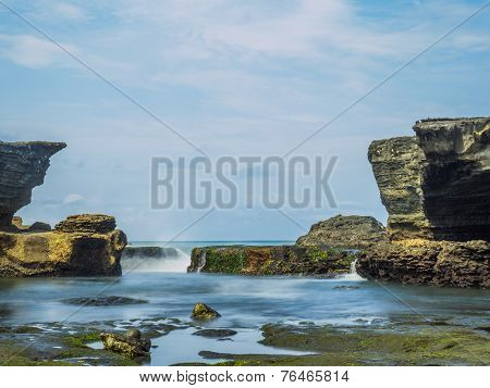 Amazing landscape at The Tanah Lot Temple, the most important indu temple of Bali, Indonesia.