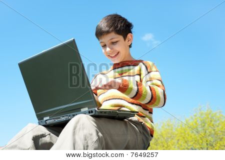 幸せな少年研究外