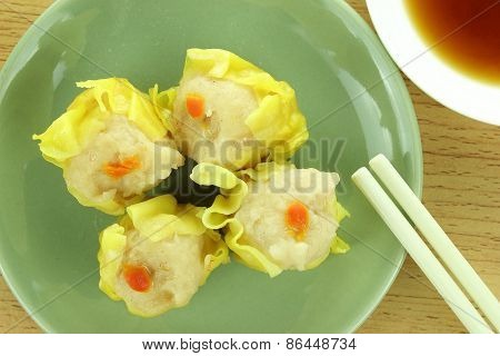 Shumai , Siu Mai - Chinese Steamed Pork Dumplings With Sauce