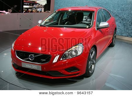 วอลโว่ S60 เวิลด์พรีเมียร์ที่ปารีสมอเตอร์โชว์