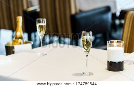 champagne glasses