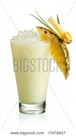 Alkoholische Cocktail - Midori mit Rum, Colada, Ananas und Sahne
