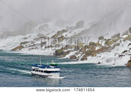 Beautiful Isolated Photo Of A Ship Near Amazing Niagara Waterfall