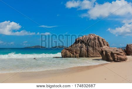 Rocky Beach LaDigue Stones 