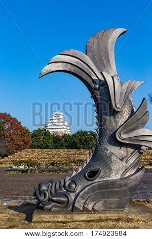 Himeji castle and shachihoko statue