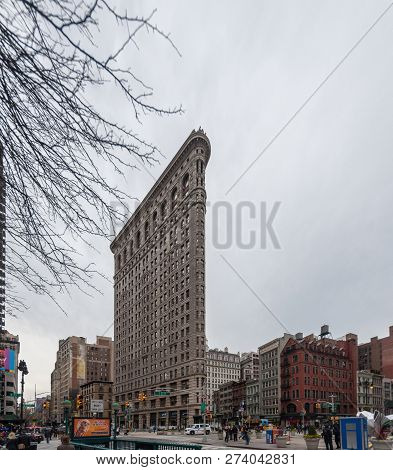 New York, Usa, December 21, 2014. Impression Of The Flat Iron Building On An Overcast Day In New Yor