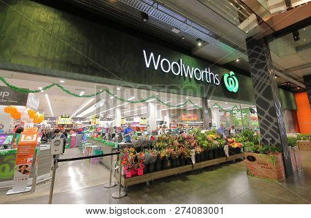 Melbourne Australia - November 28, 2018: Unidentified People Visit Woolworths Supermarket In Melbour