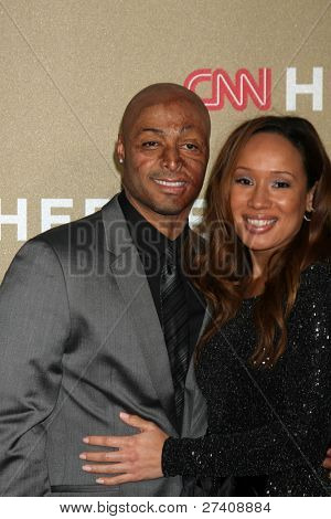 LOS ANGELES - DEC 11: JR Martinez kommt bei den 2011 CNN Heroes Awards im Shrine Auditorium on Dez