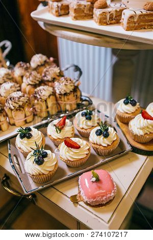Candy Bar With Balls, Macaroon On Candy Bar, Candy Bar On Holiday, Candy Bar At The Wedding. Dessert