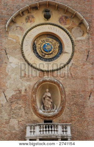 หน้าต่างกลม Mantova