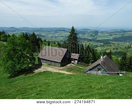 Farms And Pastures Of The Zürchersmühle Village - Canton Of Appenzell Ausserrhoden, Switzerland