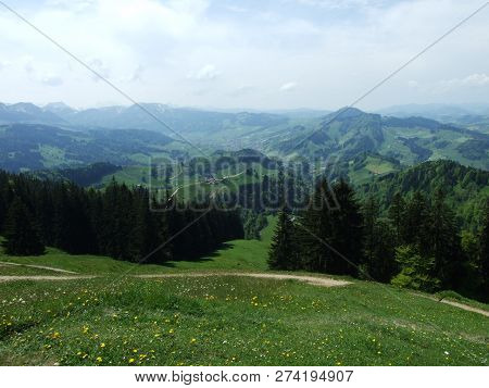 Pastures And Hills Of The Zürchersmühle Village - Canton Of Appenzell Ausserrhoden, Switzerland