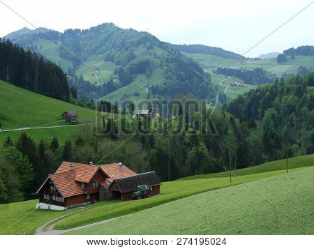 Farms And Pastures Of The Zürchersmühle Village - Canton Of Appenzell Ausserrhoden, Switzerland