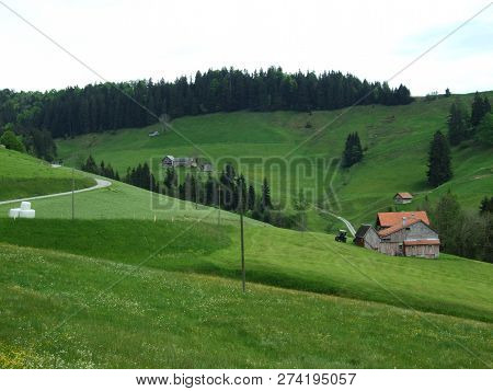 Farms And Pastures Of The Zürchersmühle Village - Canton Of Appenzell Ausserrhoden, Switzerland