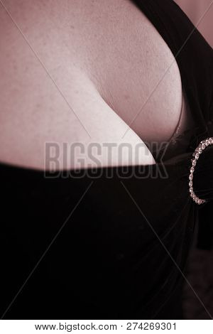 Sexy Busty Big Breasts Cleavage