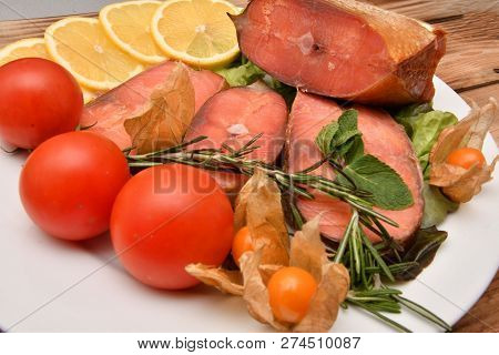 Chinook Salmon (lat. Oncorhynchus Tshawytscha) Smoked