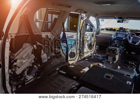 The Left Part Of The Crossover Body Inside Is Completely Disassembled, The Seats Are Removed, The Fl