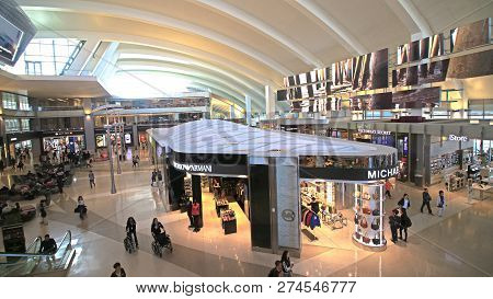 Los Angeles,ca/usa - Sep 19 2018: The Transit Area Of The Airport Lax With Travelers And Illuminated