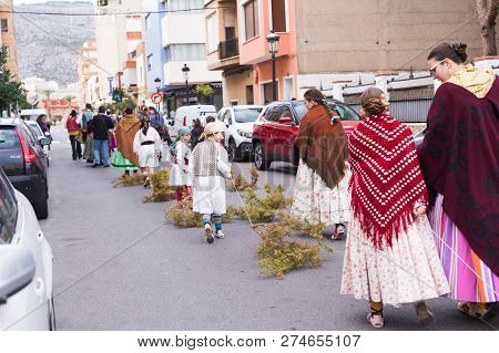 Oropesa Del Mar, Spain - January 13, 2018: Holiday Procession On Festival Of Saint Anthony In The St