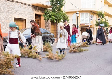 Oropesa Del Mar, Spain - January 13, 2018: Holiday Procession On Festival Of Saint Anthony In The St